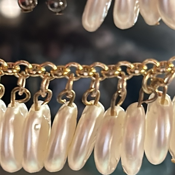 White 2 row necklace & bracelet - Picture 7 of 8